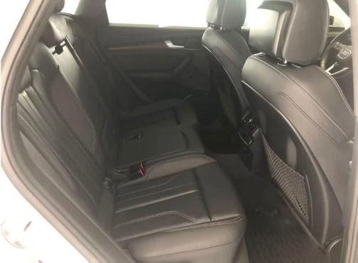 Glacier White Metallic 2021 Audi Q5 40 Premium Plus