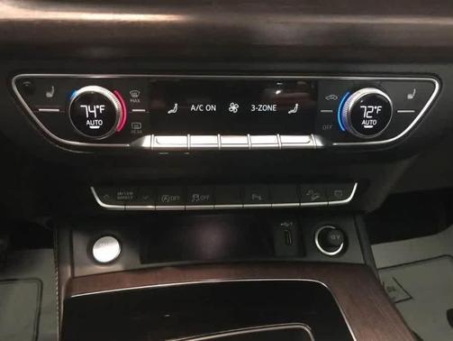 Glacier White Metallic 2021 Audi Q5 40 Premium Plus