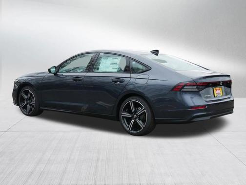 Meteorite Gray Metallic 2026 Honda Accord SE