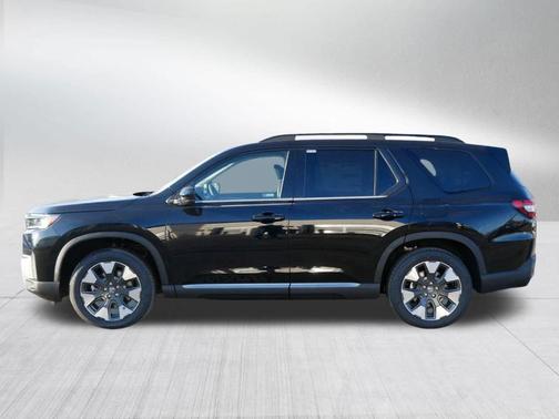 Crystal Black Pearl 2026 Honda Pilot Touring