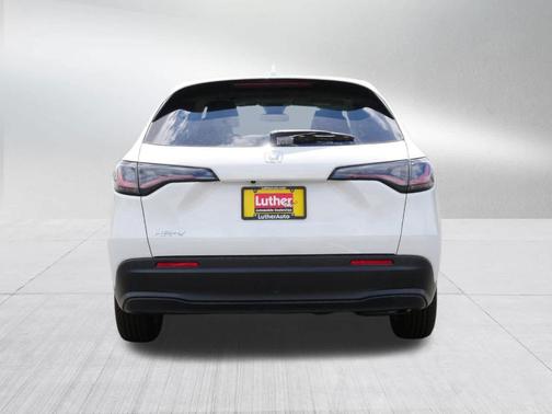 Platinum White Pearl 2027 Honda HR-V LX