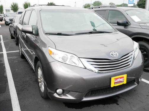 2015 Toyota Sienna XLE