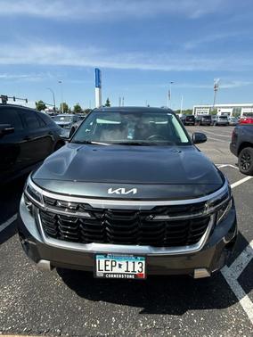 Gravity Gray 2024 Kia Seltos EX