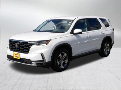 Platinum White Pearl 2023 Honda Pilot EX-L 7-Passenger