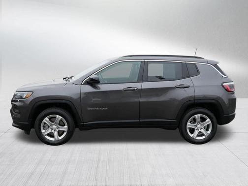 Granite Crystal Clearcoat Metallic 2023 Jeep Compass Latitude