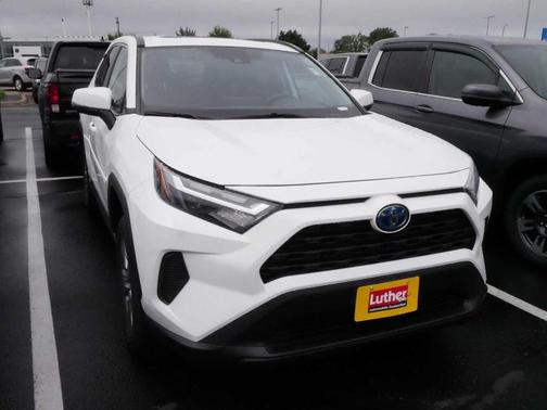 2022 Toyota RAV4 Hybrid XLE