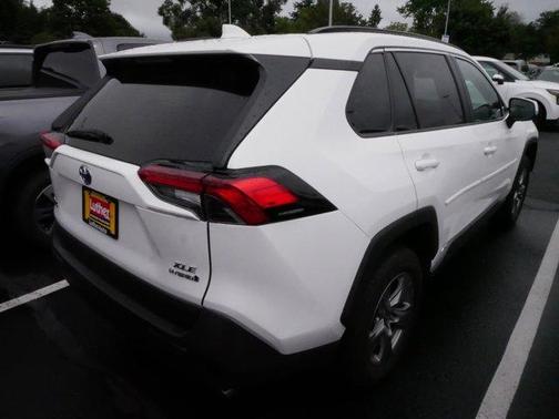 2022 Toyota RAV4 Hybrid XLE