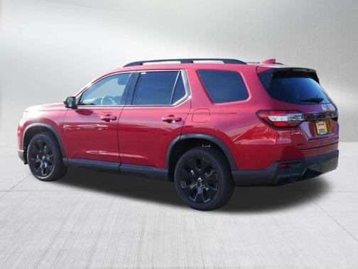 Radiant Red Metallic II 2026 Honda Pilot Black Edition