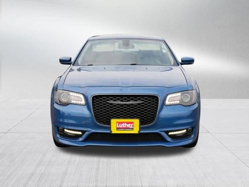 2022 Chrysler 300 Touring L