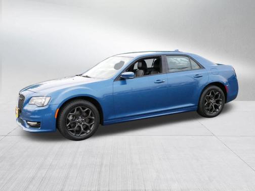 2022 Chrysler 300 Touring L