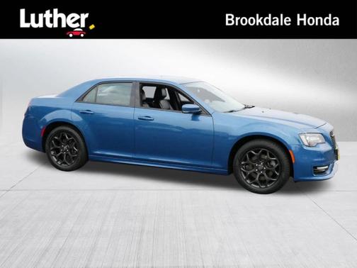 2022 Chrysler 300 Touring L