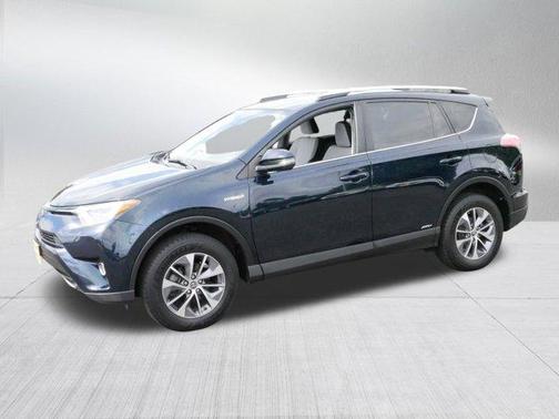 2017 Toyota RAV4 Hybrid XLE