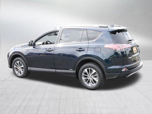 2017 Toyota RAV4 Hybrid XLE