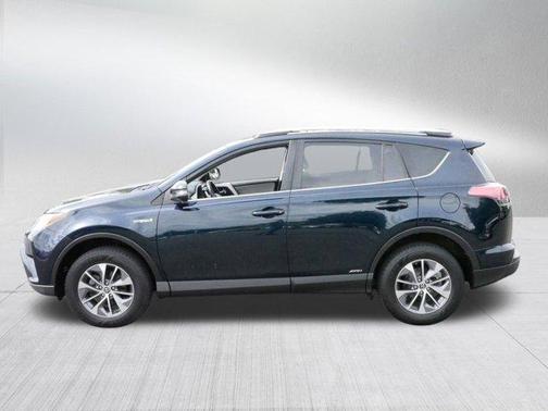 2017 Toyota RAV4 Hybrid XLE