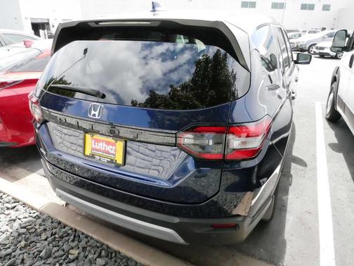 2023 Honda Pilot EX-L 8-Passenger