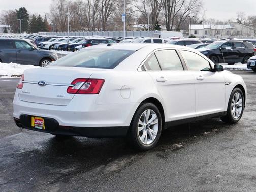 2011 Ford Taurus SEL