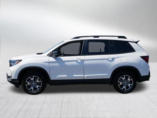 Platinum White Pearl 2023 Honda Passport TrailSport