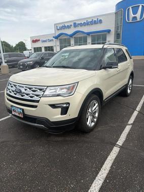 Platinum Dune Metallic 2018 Ford Explorer XLT