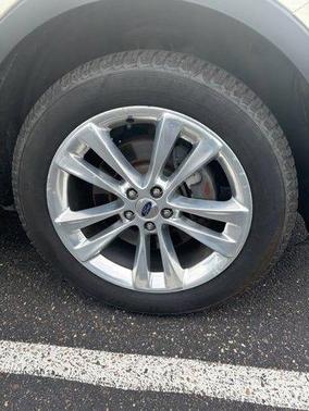 Platinum Dune Metallic 2018 Ford Explorer XLT