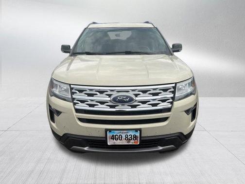 Platinum Dune Metallic 2018 Ford Explorer XLT