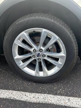 Platinum Dune Metallic 2018 Ford Explorer XLT