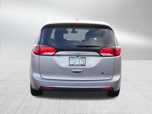 Billet Silver Metallic Clearcoat 2018 Chrysler Pacifica Hybrid Touring Plus