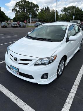 Super White 2012 Toyota Corolla LE