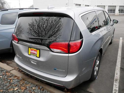 2018 Chrysler Pacifica Hybrid Touring Plus