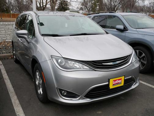 2018 Chrysler Pacifica Hybrid Touring Plus