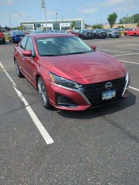 Scarlet Ember 2023 Nissan Altima 2.5 SL