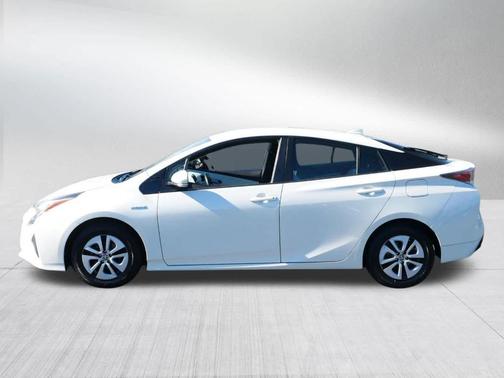 2016 Toyota Prius Three