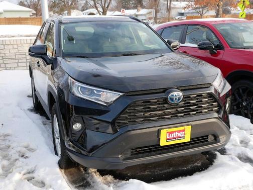 2019 Toyota RAV4 Hybrid XLE