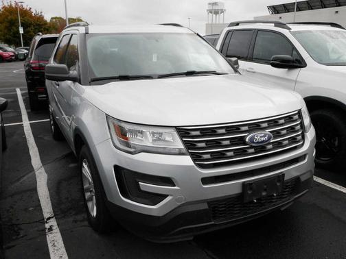 2017 Ford Explorer Base