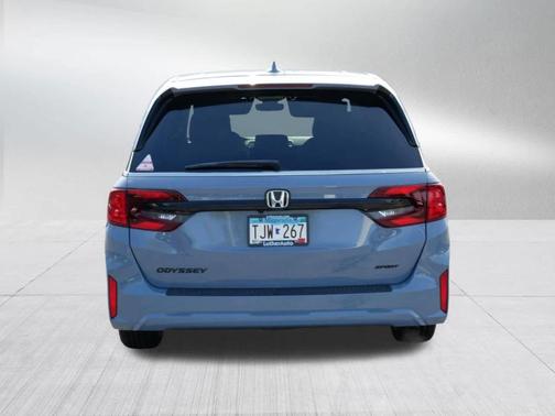 Sonic Gray Pearl 2026 Honda Odyssey Sport-L