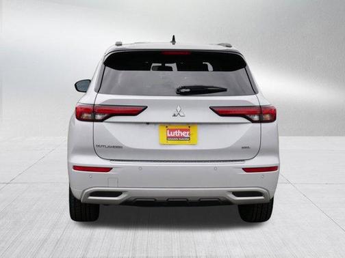White Diamond 2022 Mitsubishi Outlander SEL