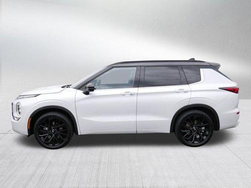 White Diamond 2022 Mitsubishi Outlander SEL