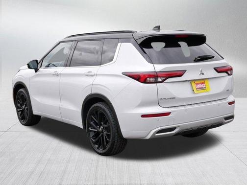 White Diamond 2022 Mitsubishi Outlander SEL