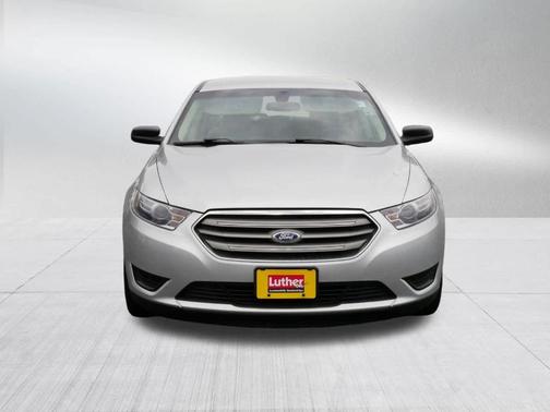 2015 Ford Taurus SE