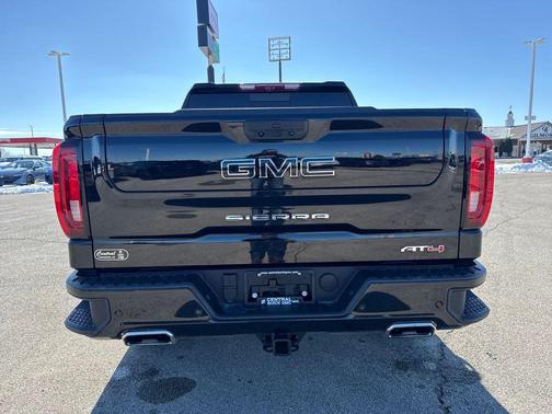 2025 GMC Sierra 1500 AT4