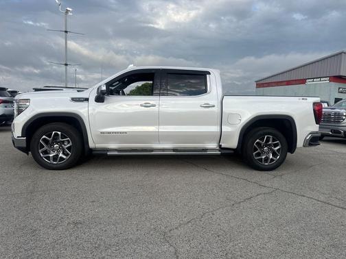 White Frost Tricoat 2023 GMC Sierra 1500 SLT