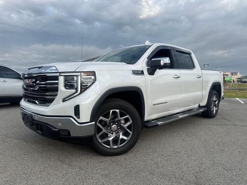 White Frost Tricoat 2023 GMC Sierra 1500 SLT