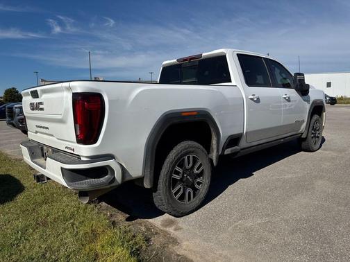 2022 GMC Sierra 2500 AT4