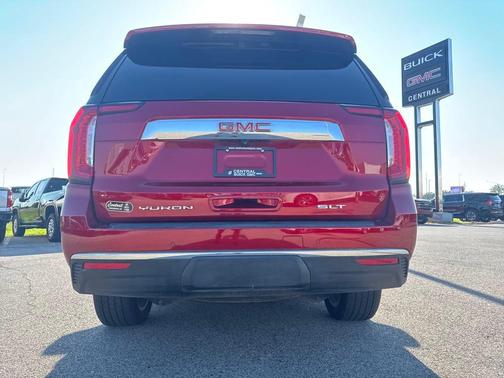 2023 GMC Yukon SLT