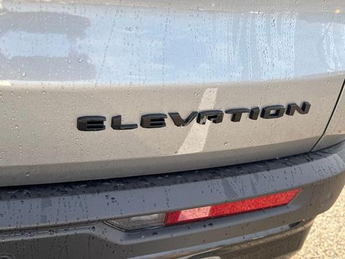 2026 GMC Acadia Elevation FWD