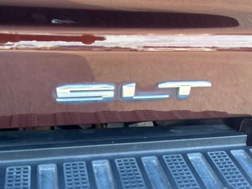 Redwood Metallic 2024 GMC Sierra 2500 SLT