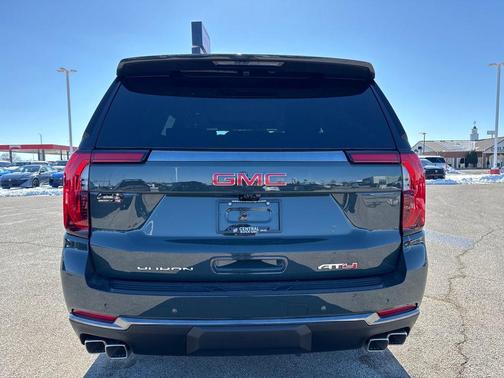 2026 GMC Yukon 4WD AT4