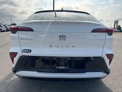 Summit White 2025 Buick Envista Sport Touring FWD