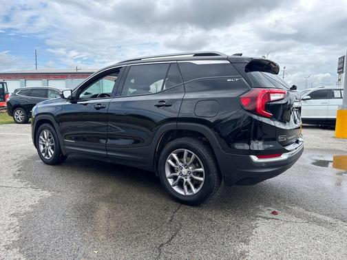 2023 GMC Terrain SLT