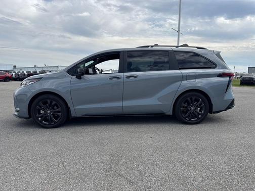 2025 Toyota Sienna XSE 7 Passenger