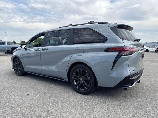 2025 Toyota Sienna XSE 7 Passenger